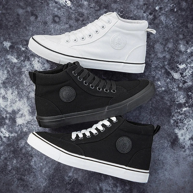 Högskurna canvas-sneakers för män, slip-on, snörningsbara, avslappnade, helt svarta, enkla skateskor för studenter, med platt sula, bekväma sportskor