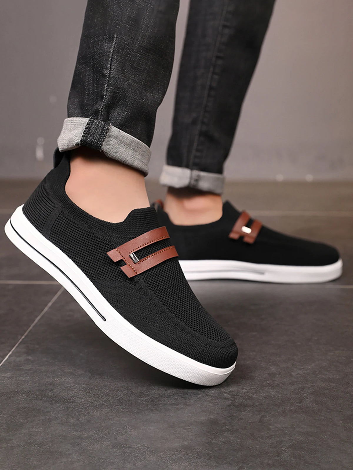 New Men Sports Shoes Mesh Breathable Casual Shoes Outdoor EVA Soft-Soled Walking Shoes Lightweight Comfortable Men Sports Shoes