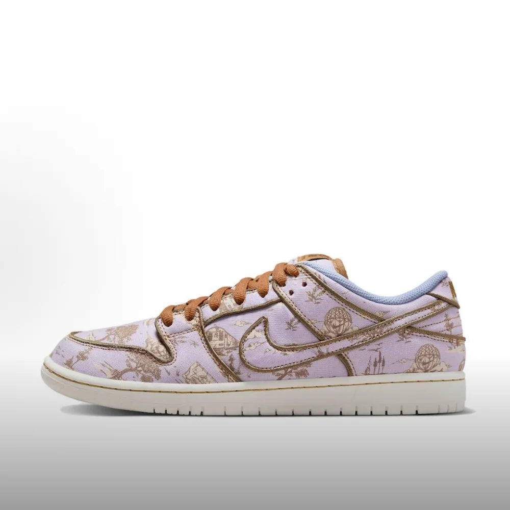 Nike Dunk SB  Trendy and minimalist, these everyday casual sneakers offer comfort and durability. HF5441-100