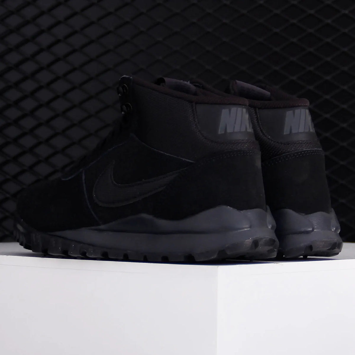 Nike genuine New Hoodland Suede Outdoor Abrasion-Resistant Shoes 654888-090