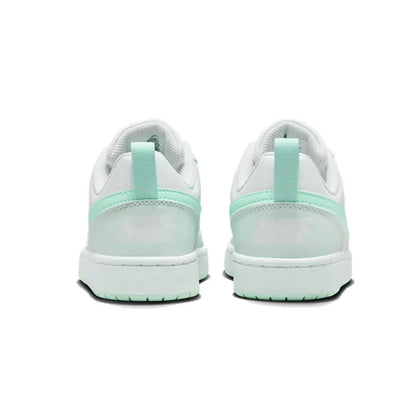 Nike COURT stijlvolle, veelzijdige en comfortabele damessneakers: casual, antislip, duurzaam in wit en mintgroen FZ3539-100