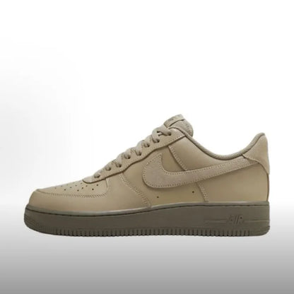 Baskets Nike Air Force 1'07 pour femme, style classique, en cuir résistant, confortables et rembourrées, chaussures décontractées pour tous les jours, HQ3905-500