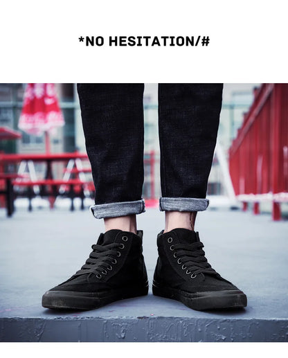 Högskurna canvas-sneakers för män, slip-on, snörningsbara, avslappnade, helt svarta, enkla skateskor för studenter, med platt sula, bekväma sportskor