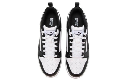 Baskets Puma Rebound V6 Low, modèle noir et blanc, 392328-01.
